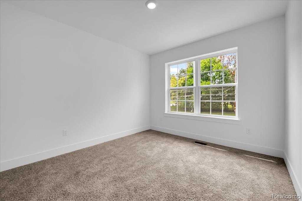 512 Village Lane Property Photo 15