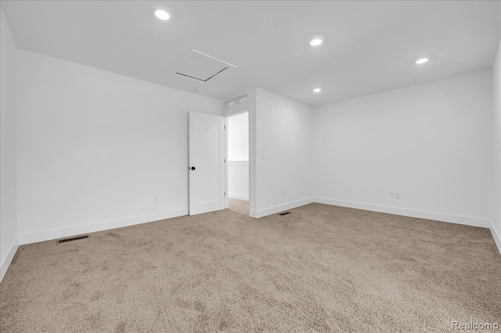 512 Village Lane Property Photo 25