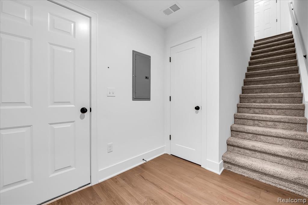 512 Village Lane Property Photo 31