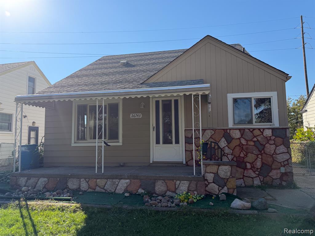 26743 Lenox Avenue Property Photo 1