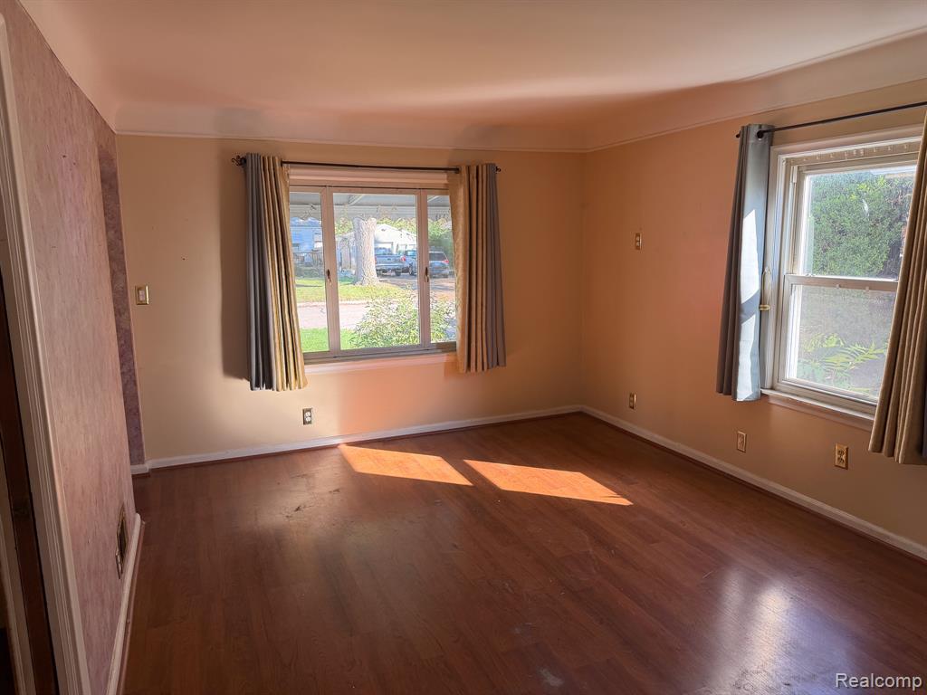 26743 Lenox Avenue Property Photo 5