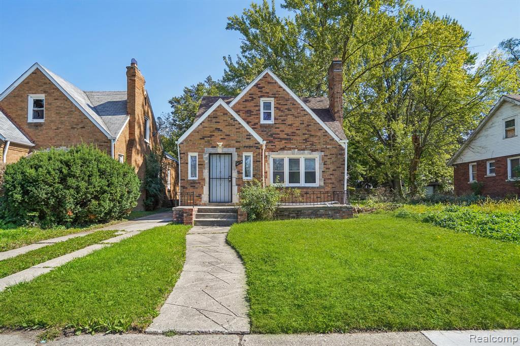 14774 Woodmont Avenue Property Photo 1