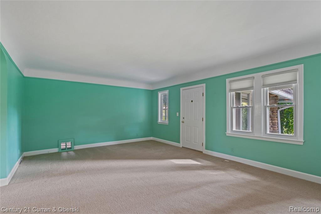 238 Alberta Street Property Photo 8