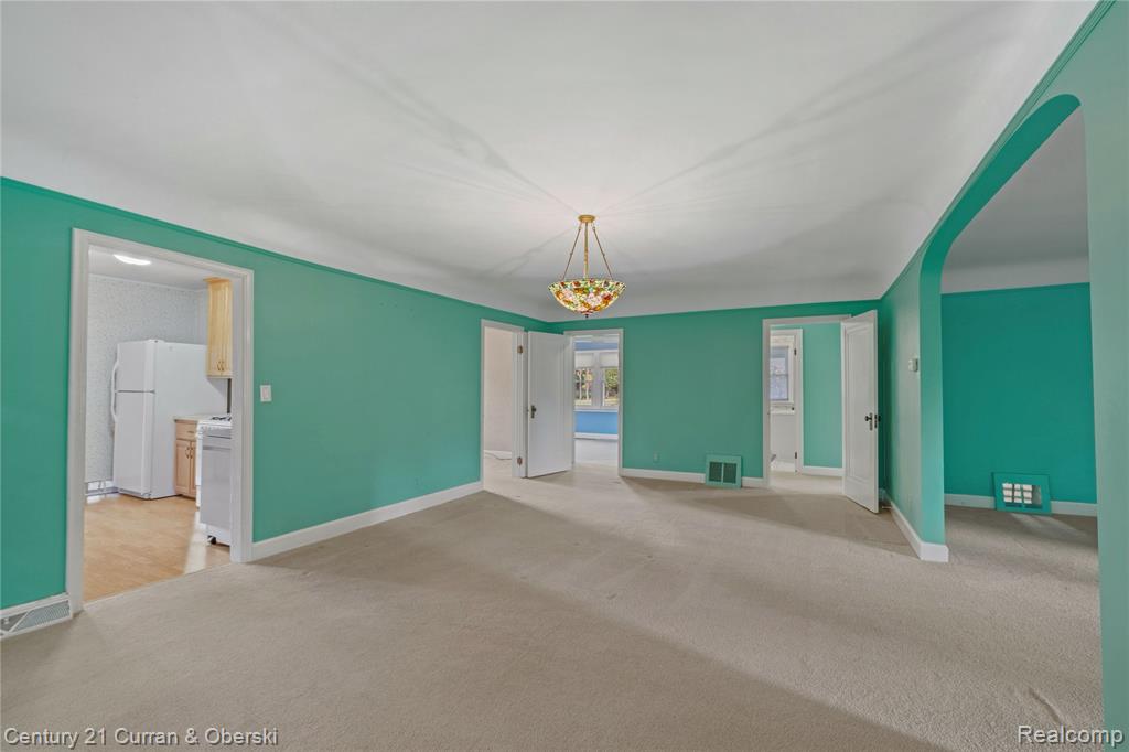 238 Alberta Street Property Photo 9