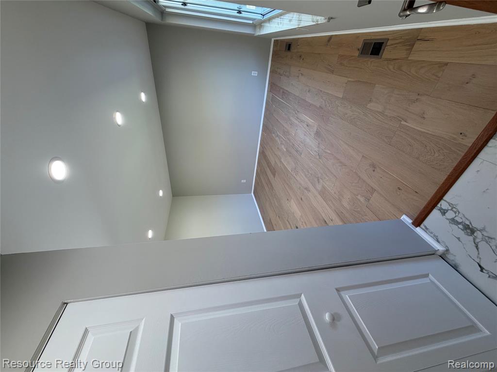 2906 Marshall Street Property Photo 3