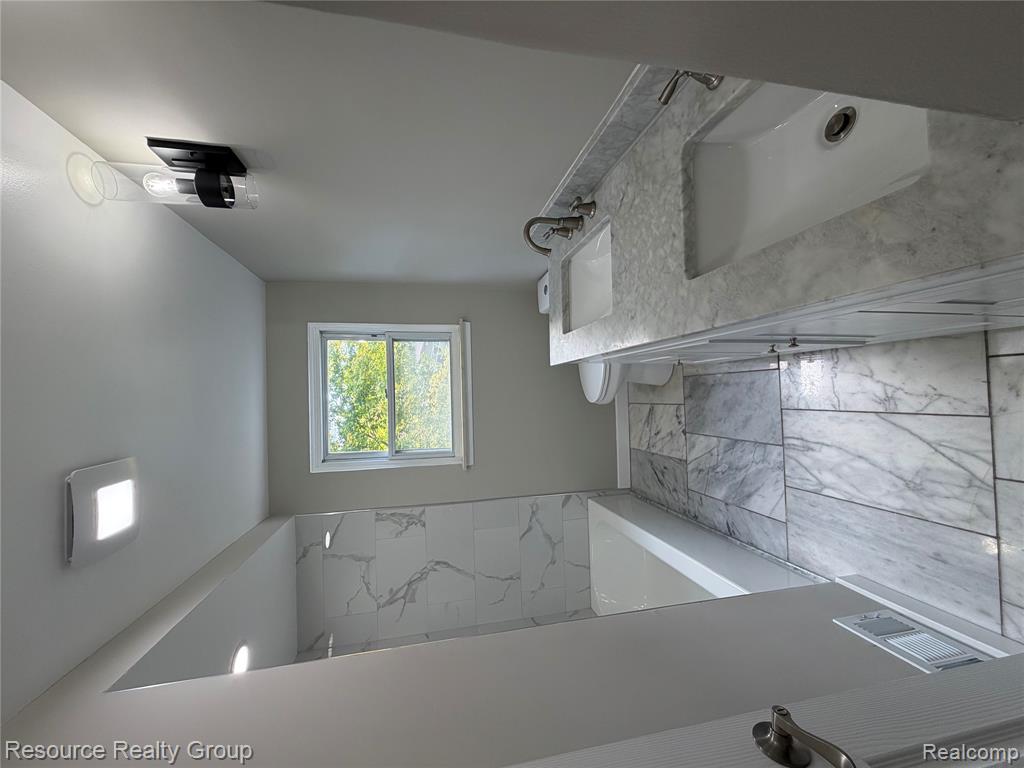 2906 Marshall Street Property Photo 15