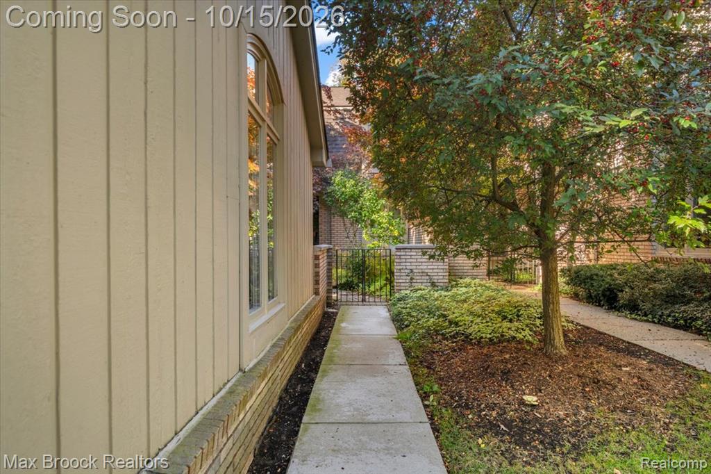 1168 Glenpointe Court Property Photo 36