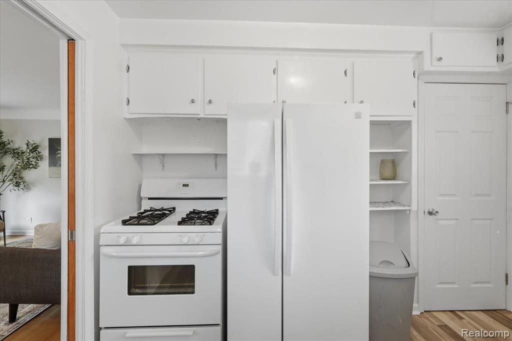 2932 Maplewood Avenue Property Photo 9