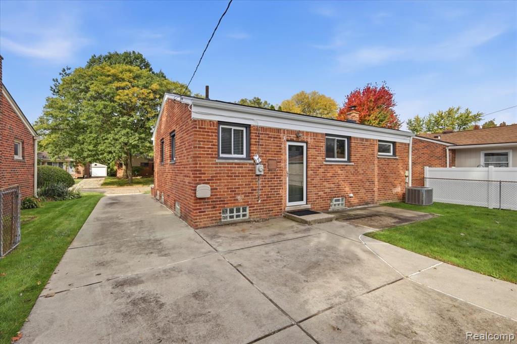 2932 Maplewood Avenue Property Photo 20