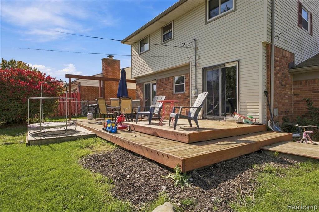 607 Ashburnham Street Property Photo 20