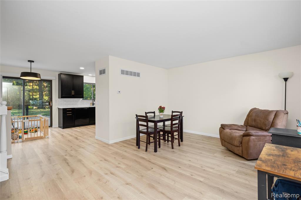 321 Tanglewood Circle Property Photo 2