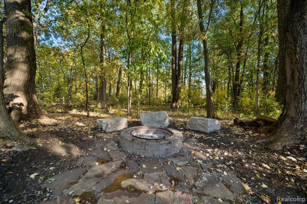 3592 Sunnyside Court Property Photo 8