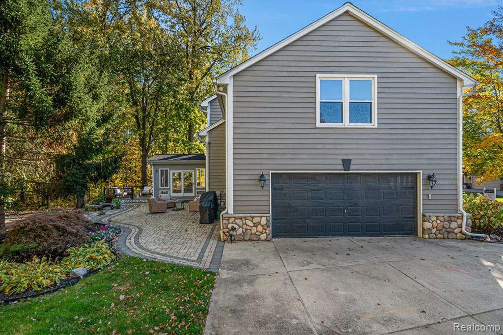 3592 Sunnyside Court Property Photo 11