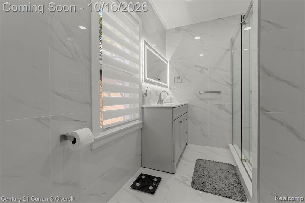 1920 Central Street Property Photo 4