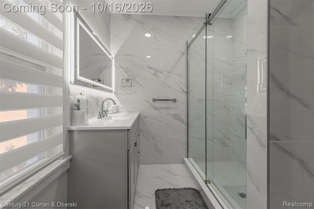 1920 Central Street Property Photo 5