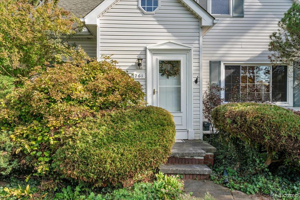 261 Preston Avenue Property Photo 4