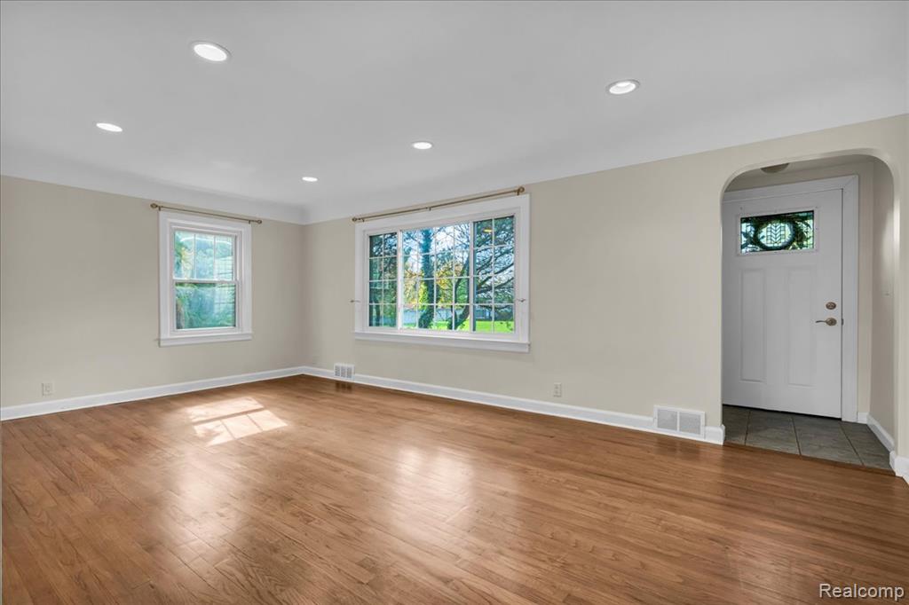 261 Preston Avenue Property Photo 5