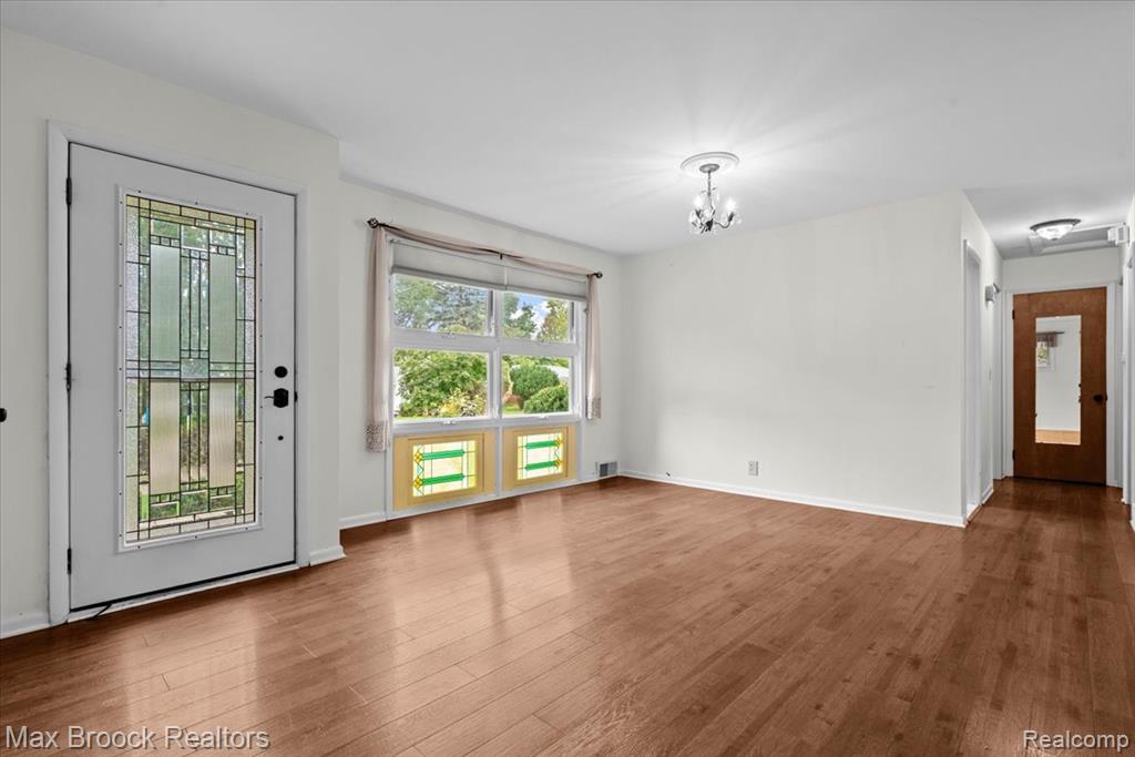 1330 N Oak Street Property Photo 2