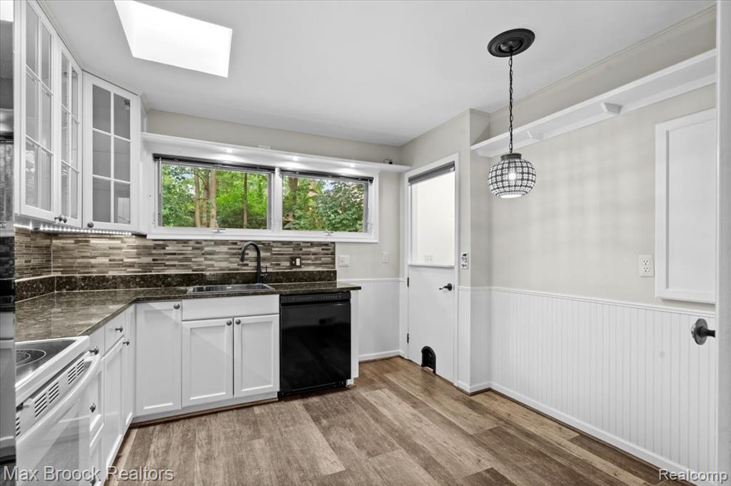1330 N Oak Street Property Photo 6