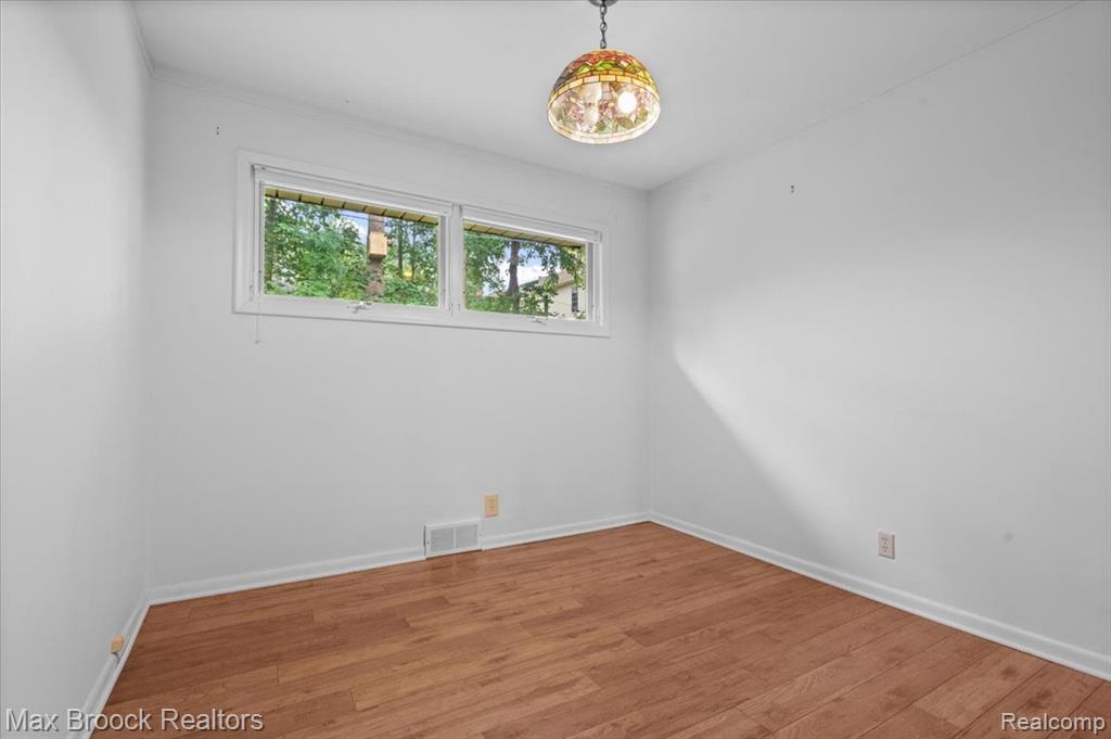 1330 N Oak Street Property Photo 16