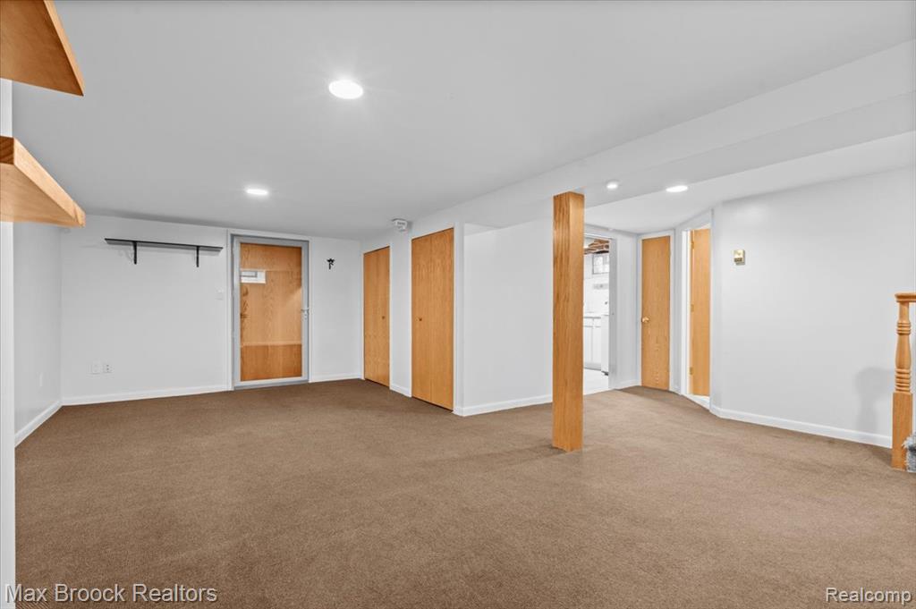 1330 N Oak Street Property Photo 18