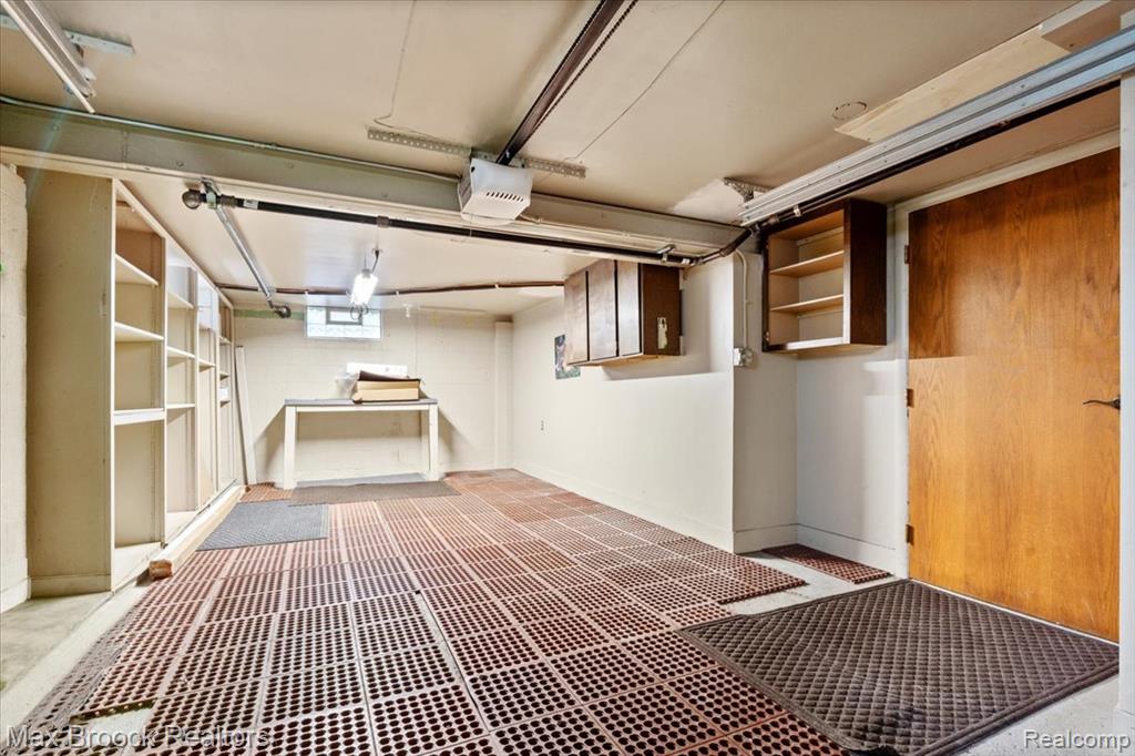 1330 N Oak Street Property Photo 23