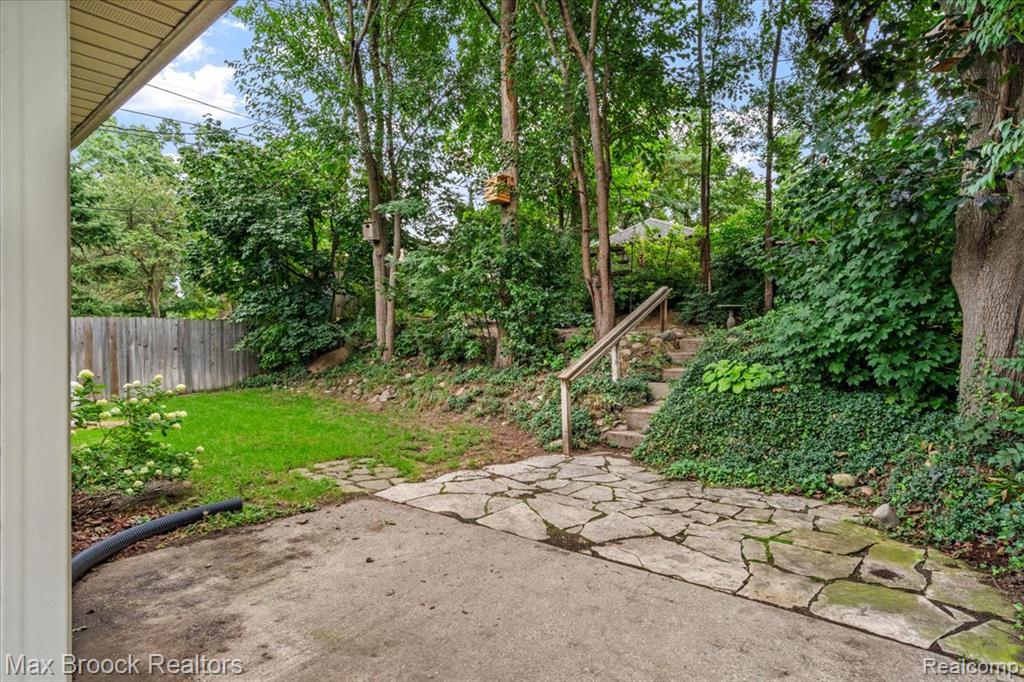 1330 N Oak Street Property Photo 24