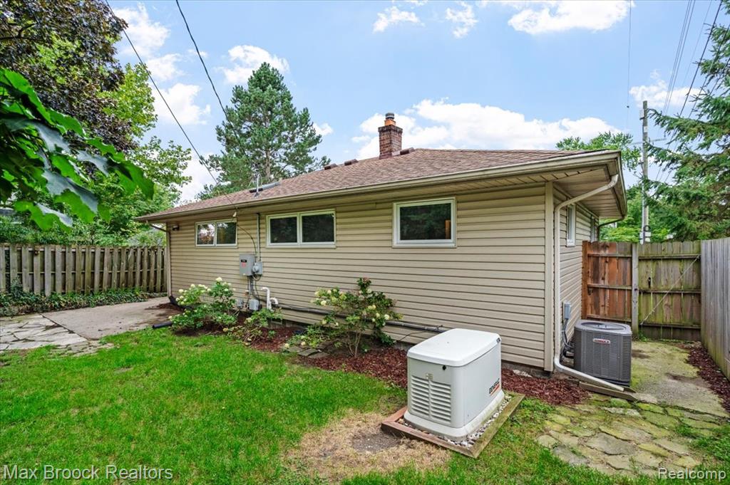1330 N Oak Street Property Photo 25
