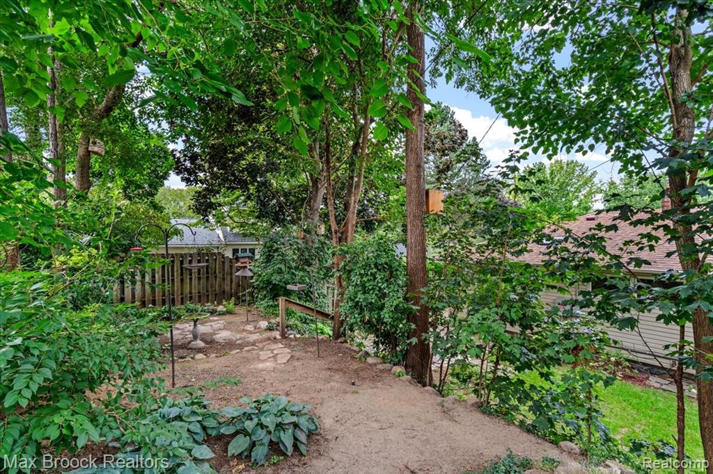 1330 N Oak Street Property Photo 26