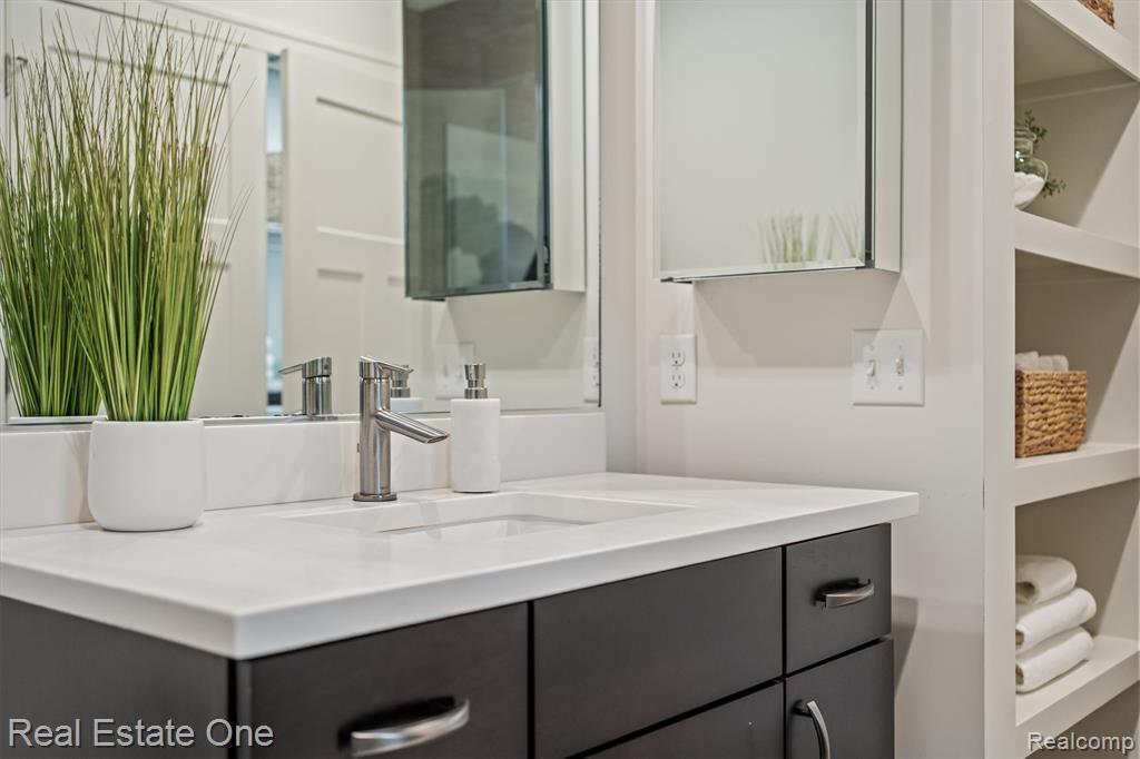 9377 Anne Street Property Photo 28