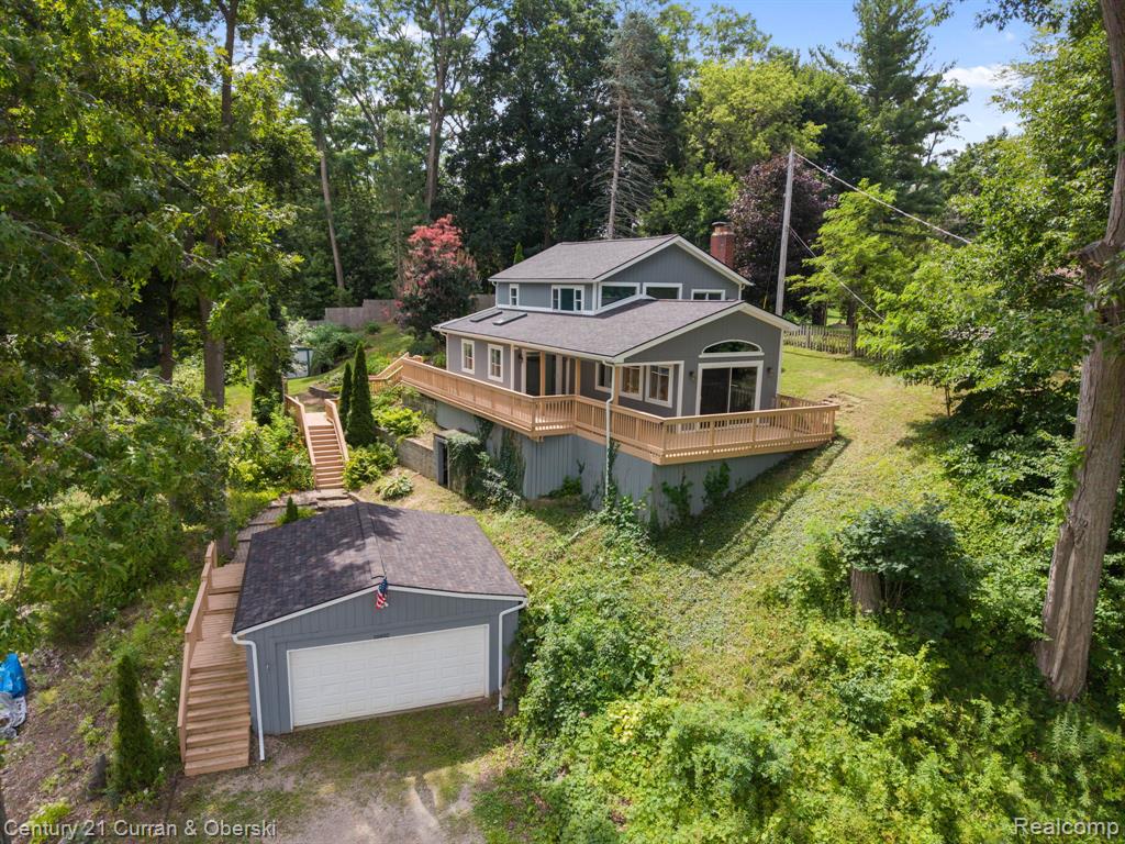 10492 Lake Shore Drive