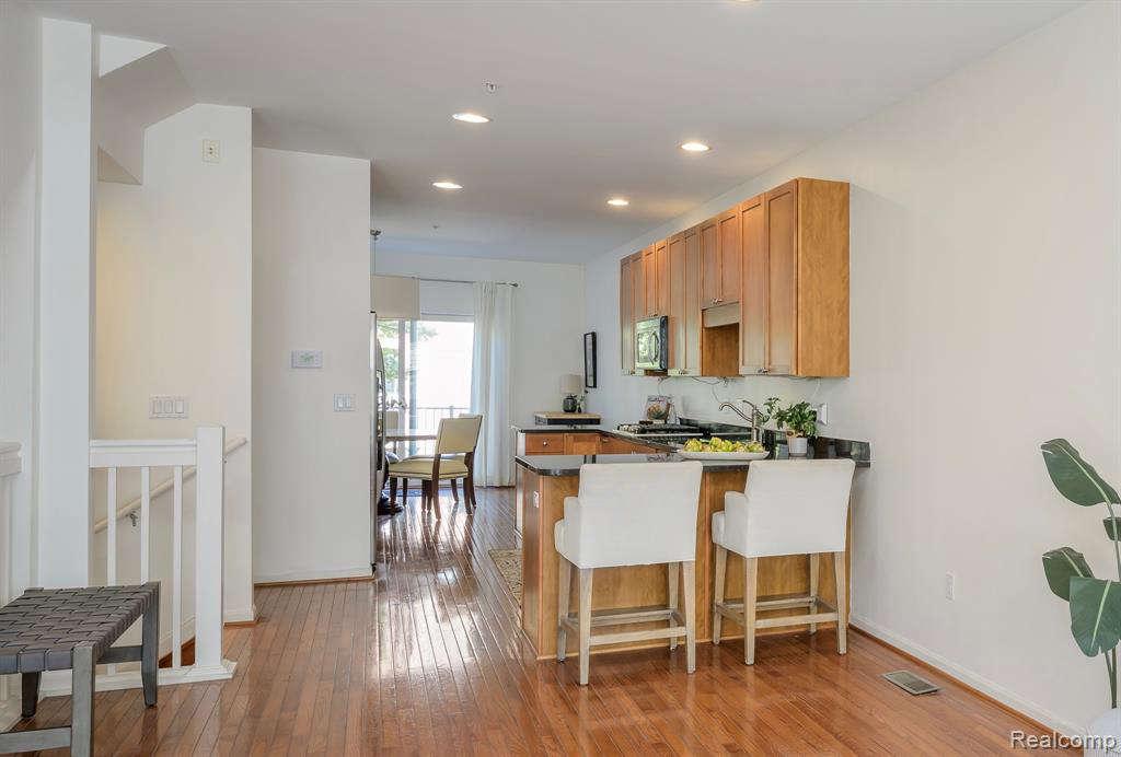 529 Graten Street Property Photo 3