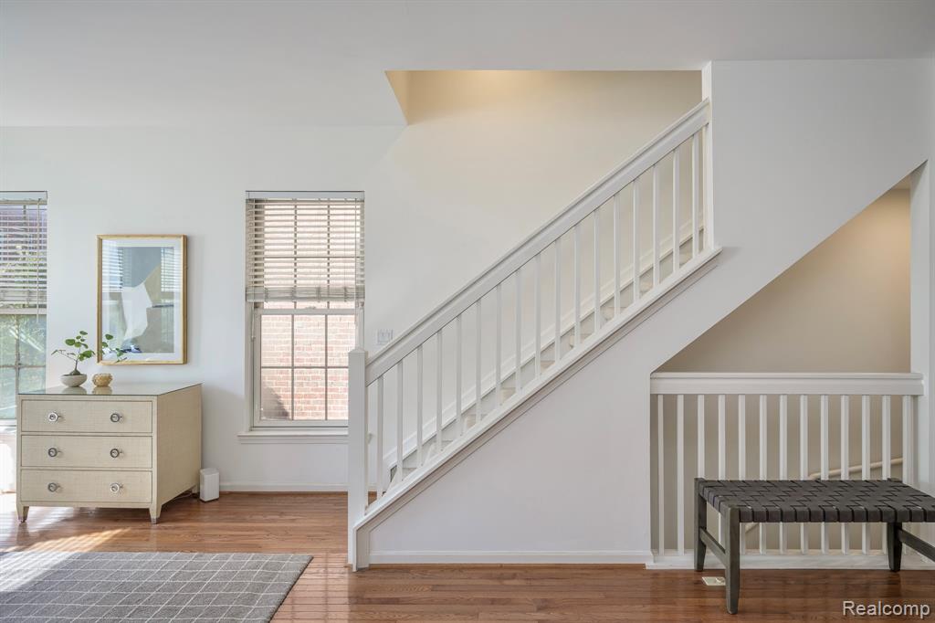 529 Graten Street Property Photo 8