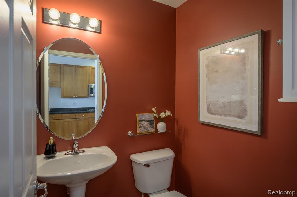 529 Graten Street Property Photo 19