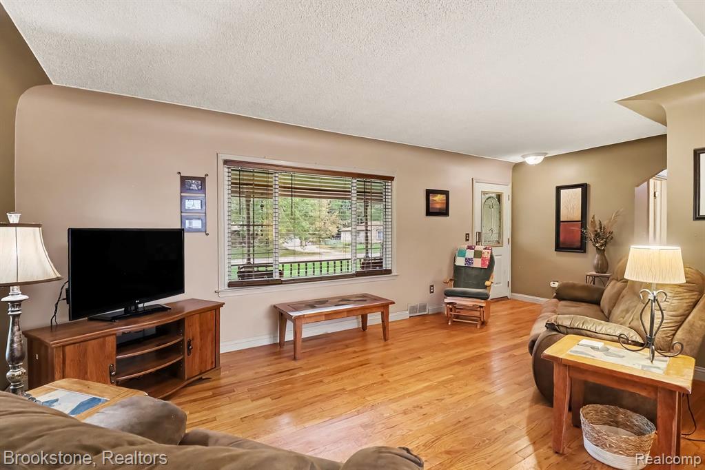 2416 Cromie Drive Property Photo 10