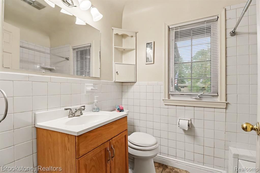 2416 Cromie Drive Property Photo 16