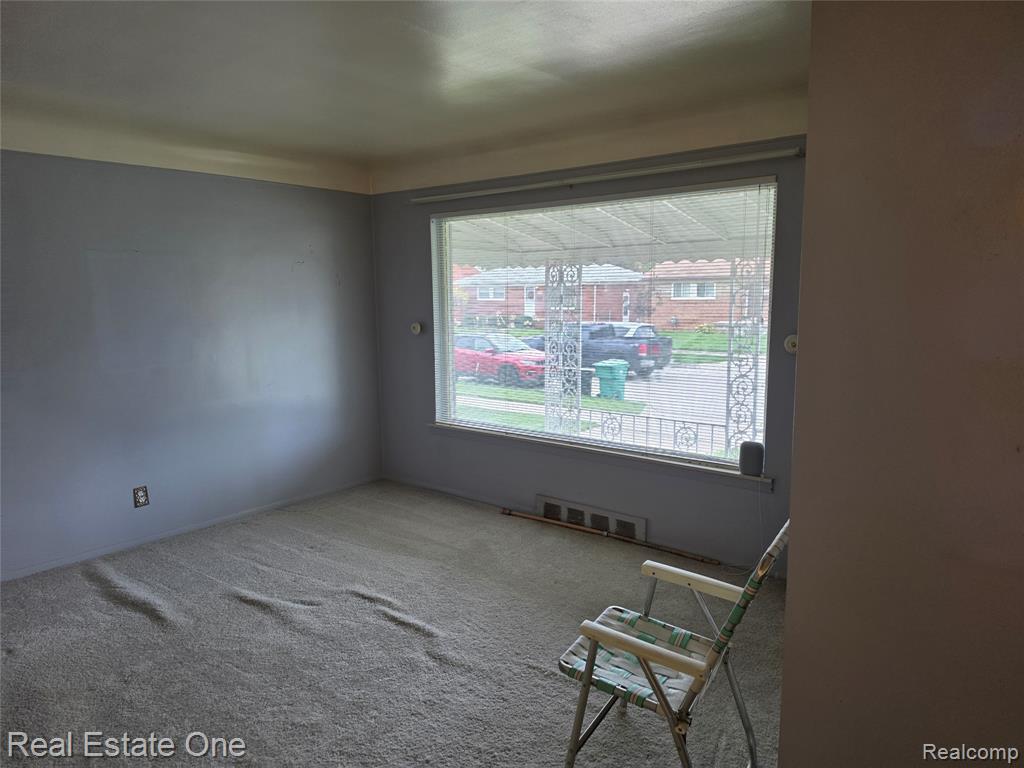 24555 Johnston Avenue Property Photo 2