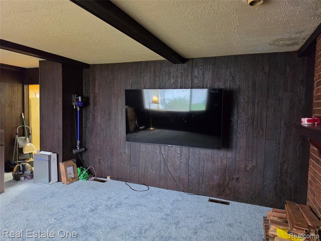 24555 Johnston Avenue Property Photo 10
