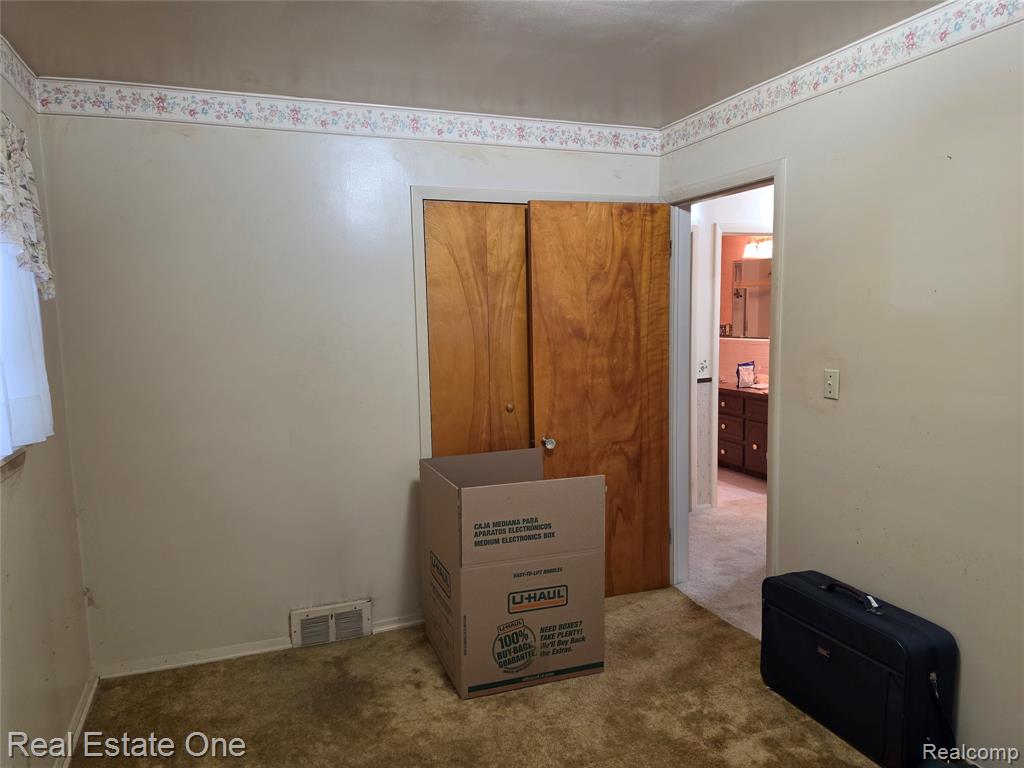 24555 Johnston Avenue Property Photo 17