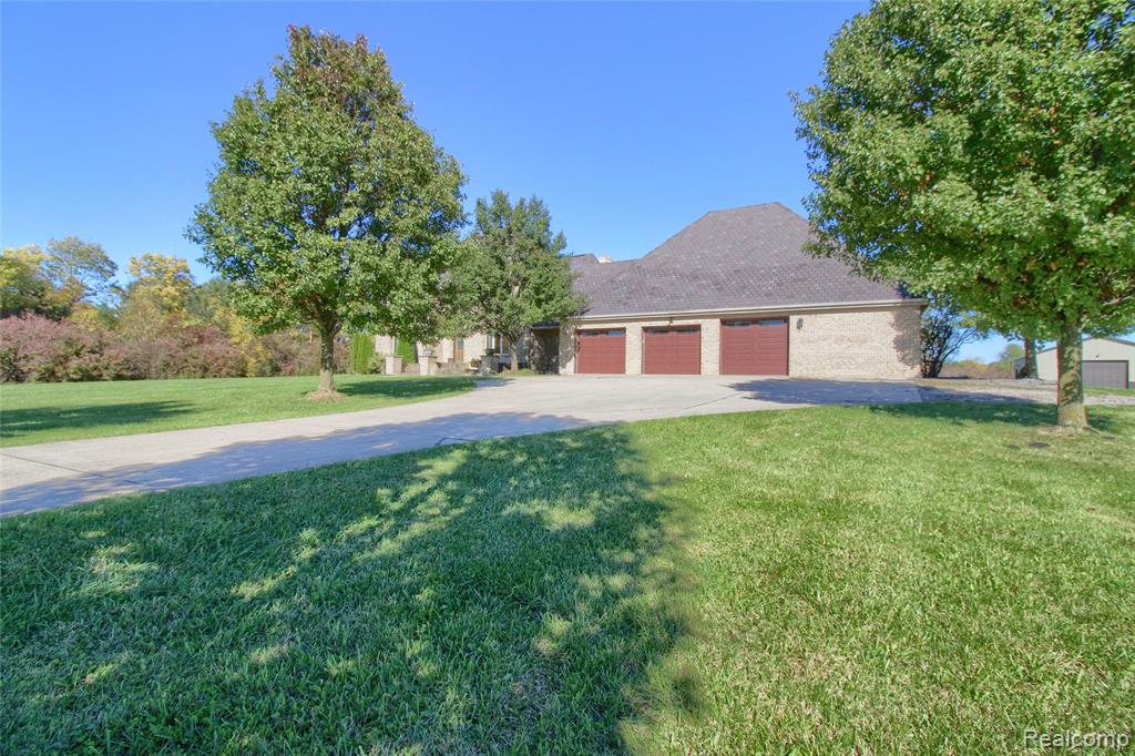 4305 Pointe Aux Peaux Property Photo 5