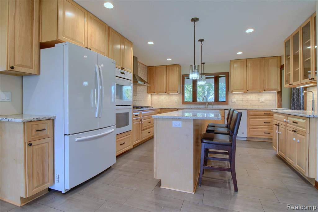 4305 Pointe Aux Peaux Property Photo 26