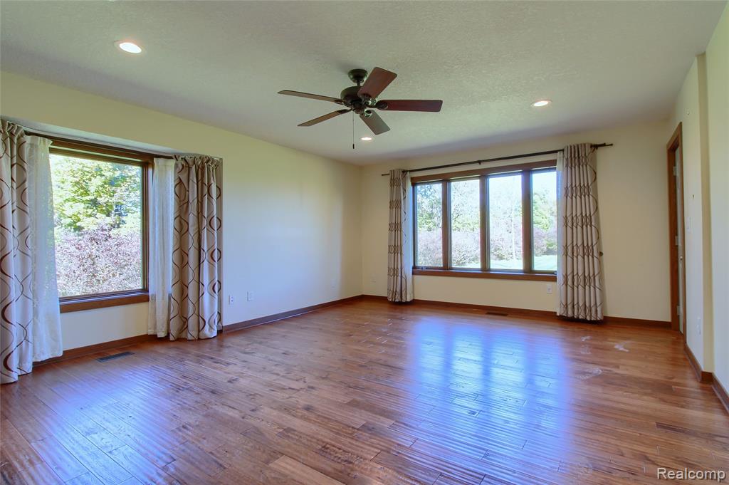 4305 Pointe Aux Peaux Property Photo 39