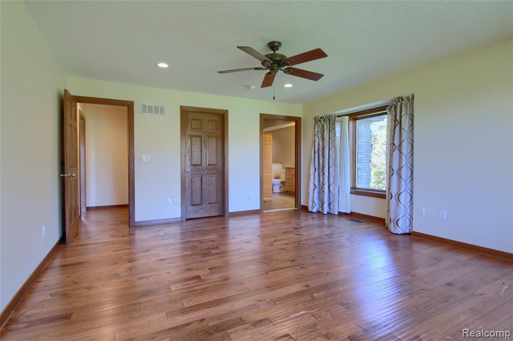 4305 Pointe Aux Peaux Property Photo 40
