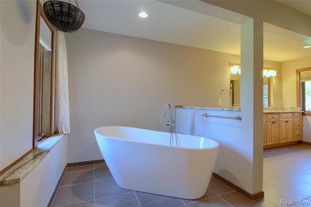 4305 Pointe Aux Peaux Property Photo 43