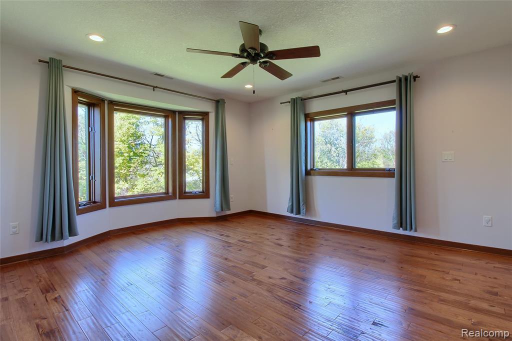 4305 Pointe Aux Peaux Property Photo 47