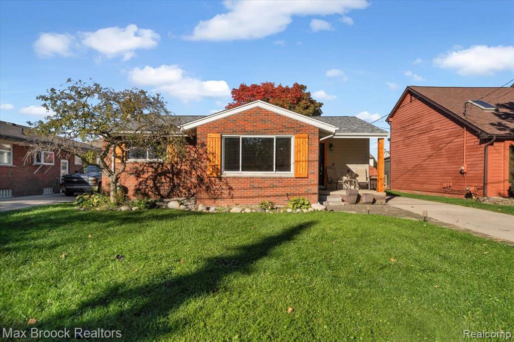 22461 Revere Street Property Photo 1
