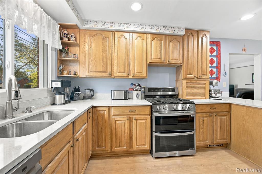 2000 N York Street Property Photo 21