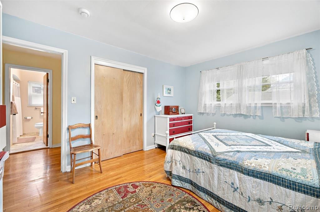 2000 N York Street Property Photo 24