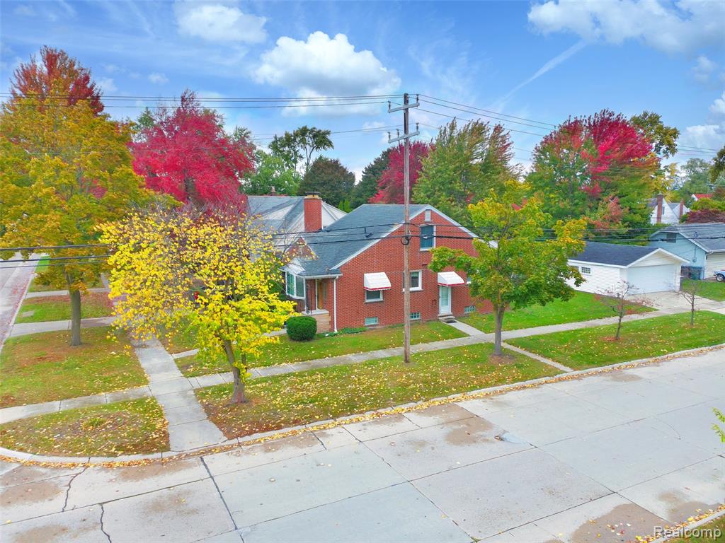 2000 N York Street Property Photo 47