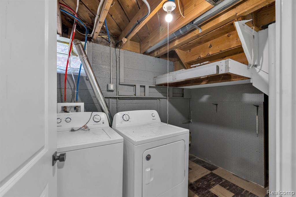 211 Drexel Street Property Photo 33